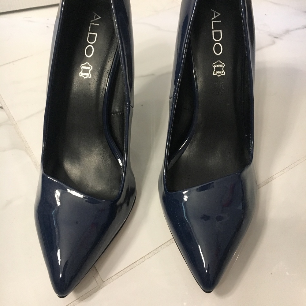 Navy blue heels